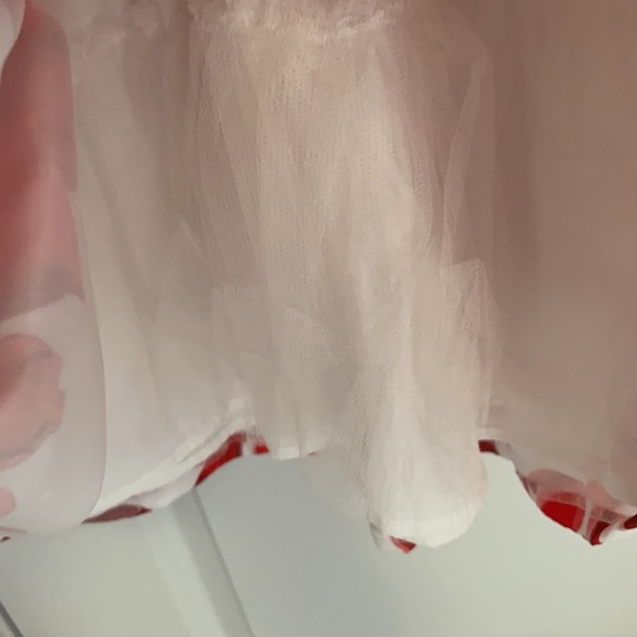 Stunning red and white floral dress - Picture 4 of 7